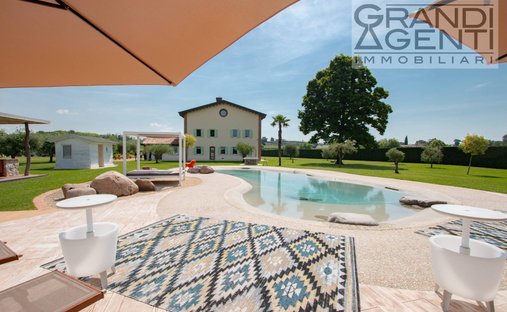 Villa in Lazise, Veneto, Italy 1