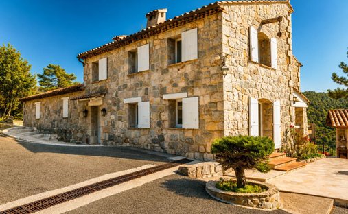 Estate in Lucéram, Provence-Alpes-Côte d'Azur, France 1