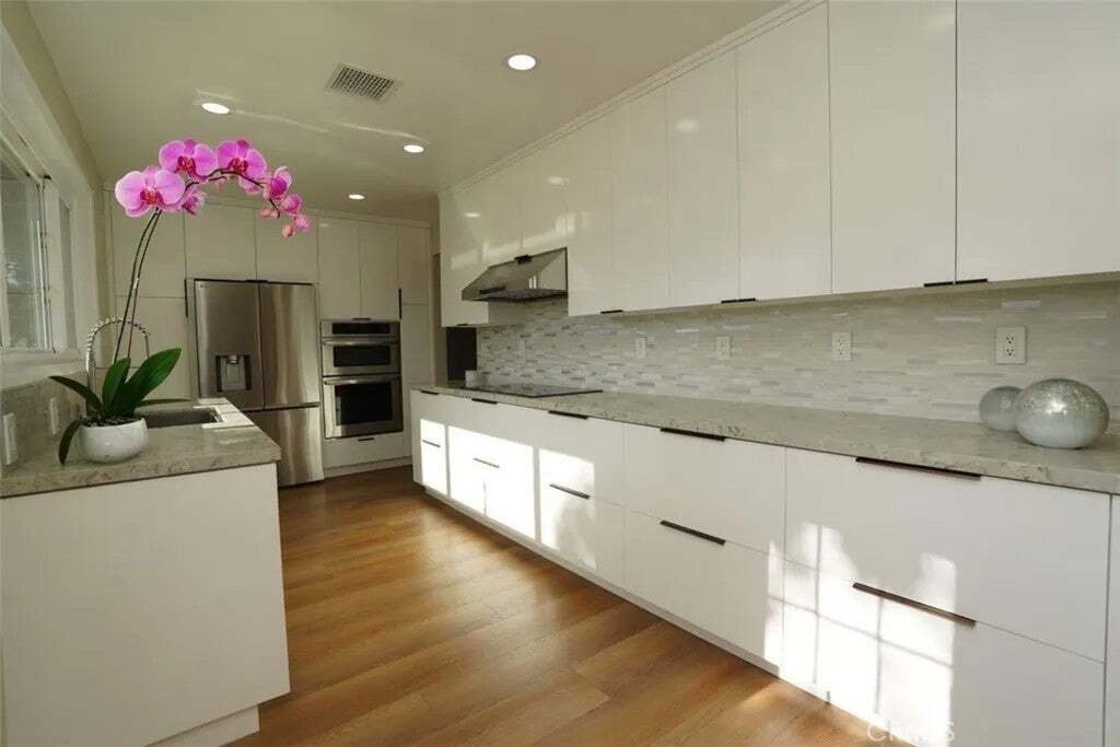 House in Signal Hill, California, United States 5 - 18565064