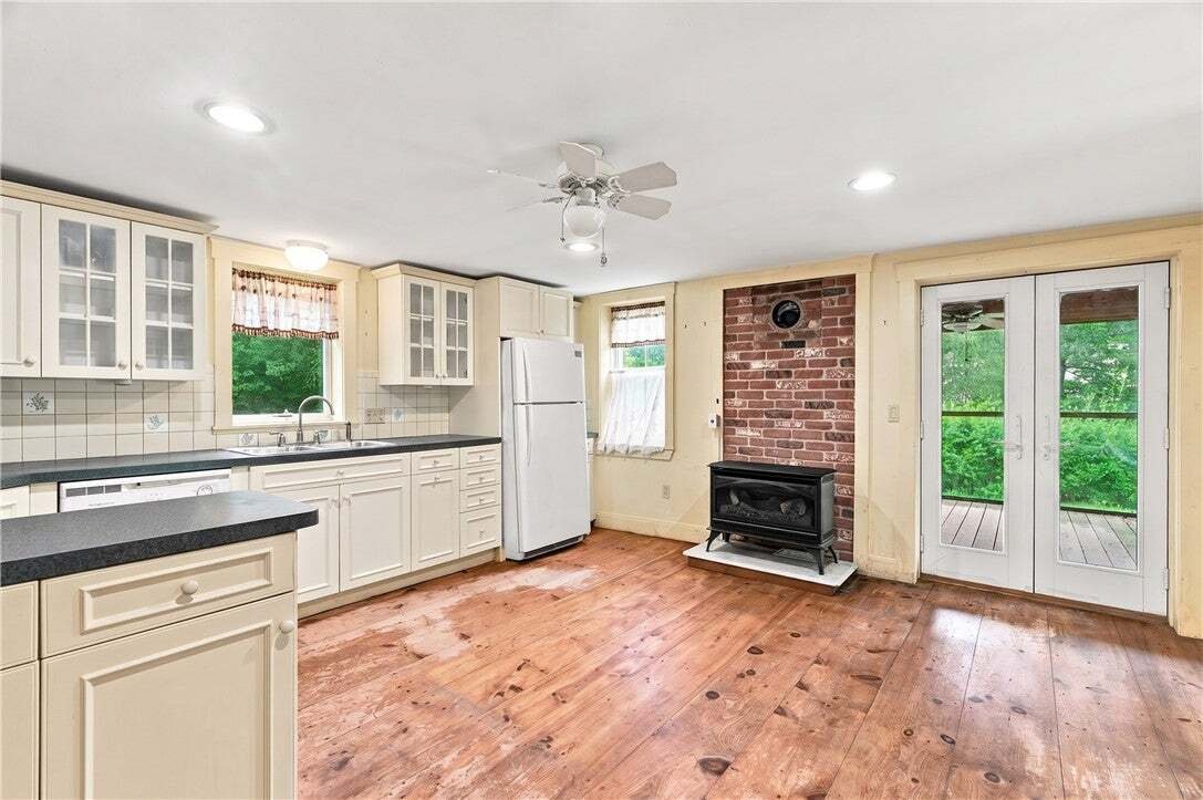 House in North Smithfield, Rhode Island, United States 4 - 18558108