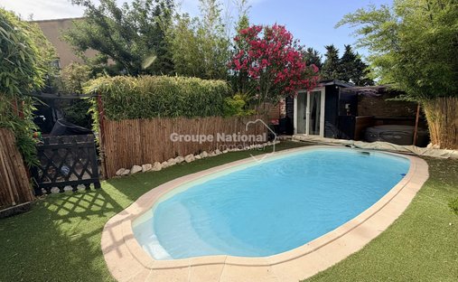 Country House in Jonquières, Provence-Alpes-Côte d'Azur, France 1