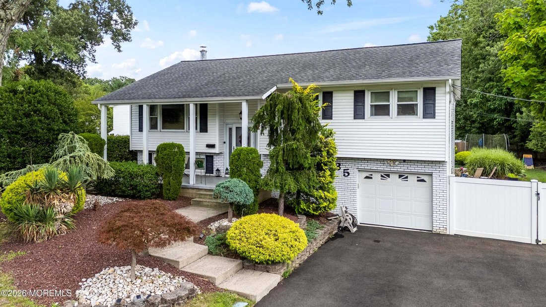 House in Manalapan Township, New Jersey, United States 2 - 18561348