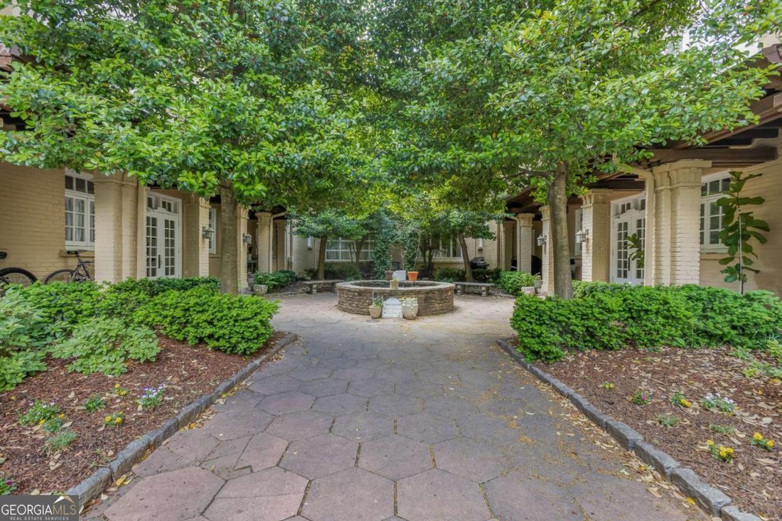 Condo in Atlanta, Georgia, United States 1 - 18558996