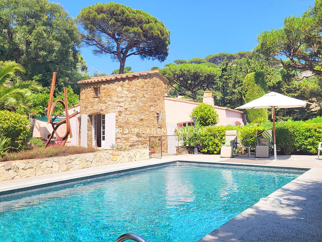 Villa in Nartelle-Noyer-Bellevue-bd des Sardinaux, Sainte-Maxime, France 1 - 18560262
