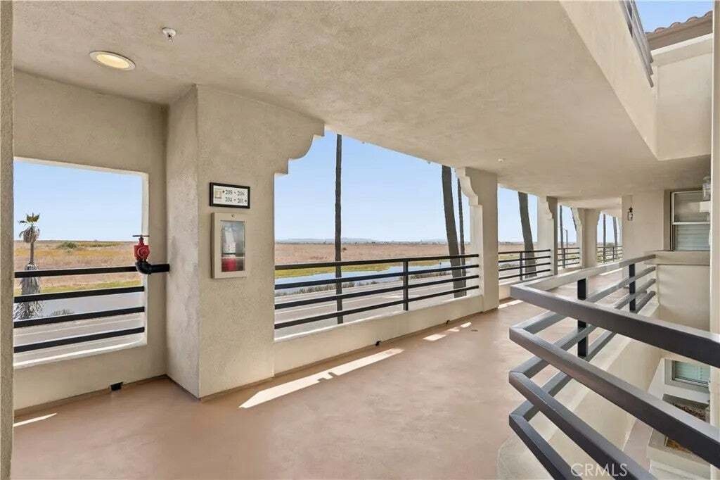 Condo in Huntington Beach, California, United States 4 - 18559393