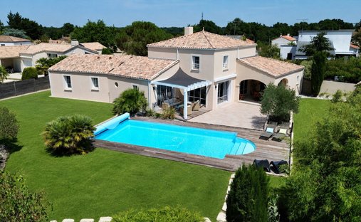 House in La Roche-sur-Yon, Pays de la Loire, France 1