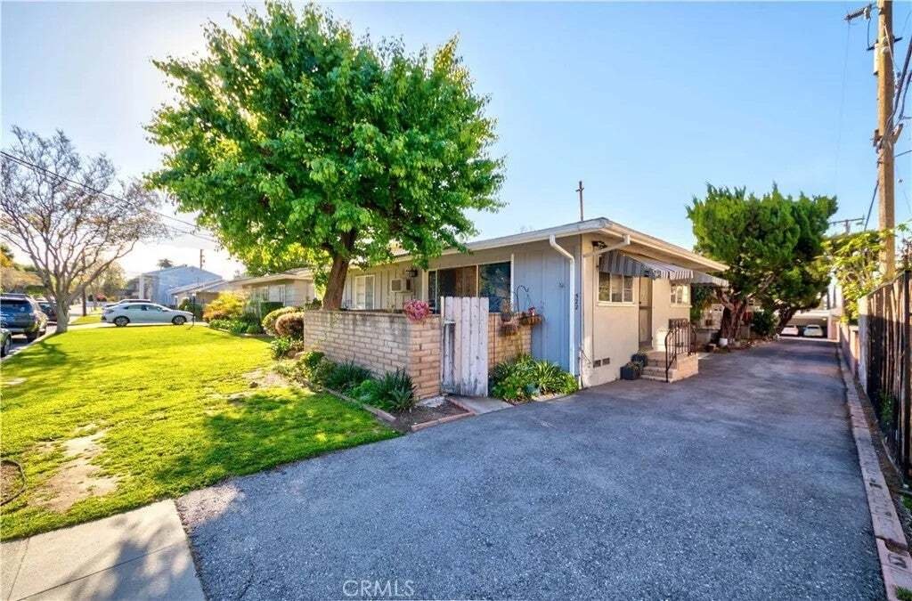 Bradbury, California, United States 1 - 18565137