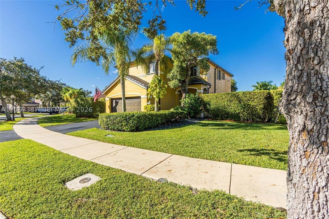 House in Weston, Florida, United States 4 - 18561988
