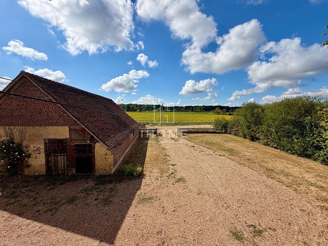 House in Semur-en-Vallon, Pays de la Loire, France 3 - 18565501