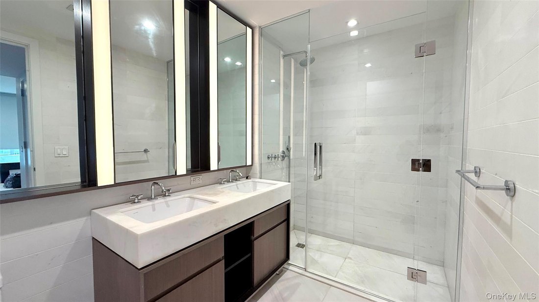 Condo in New York, New York, United States 3 - 18558378