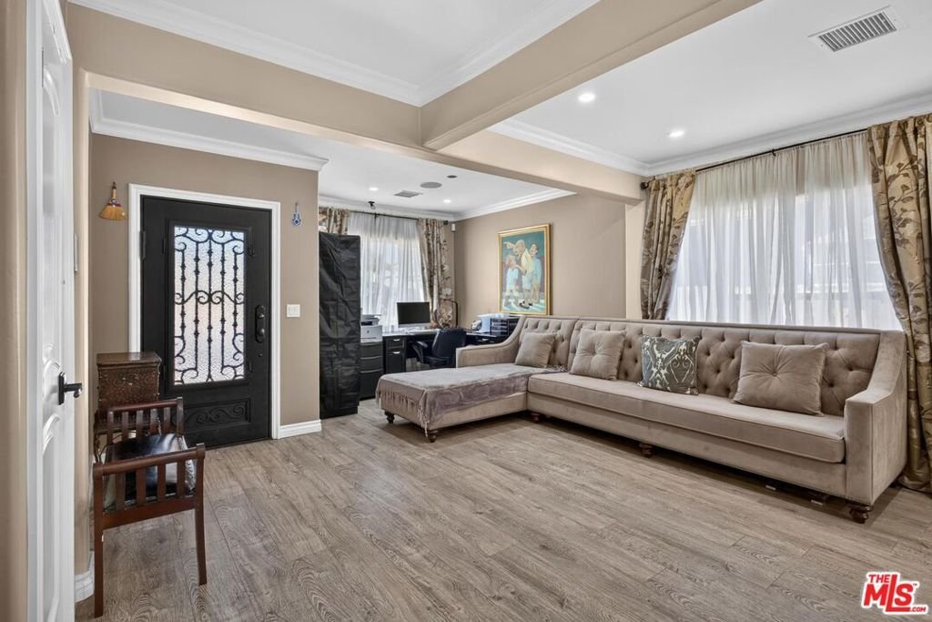 House in Los Angeles, California, United States 4 - 18565280