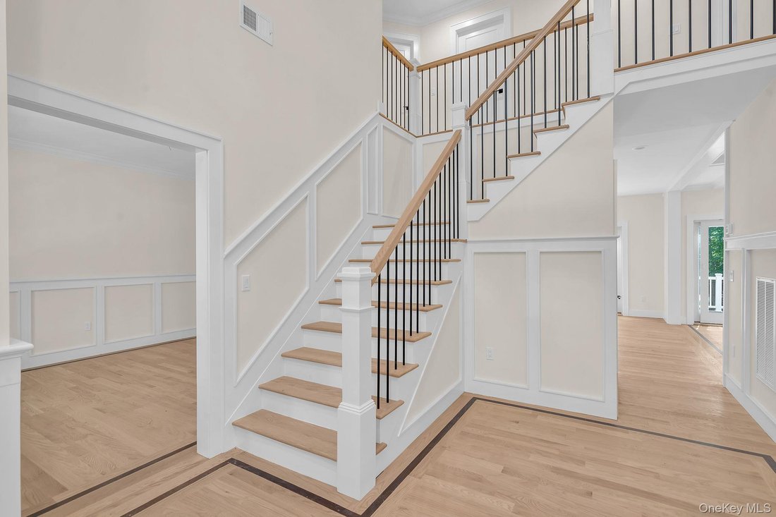 House in Shoreham, New York, United States 5 - 18561305