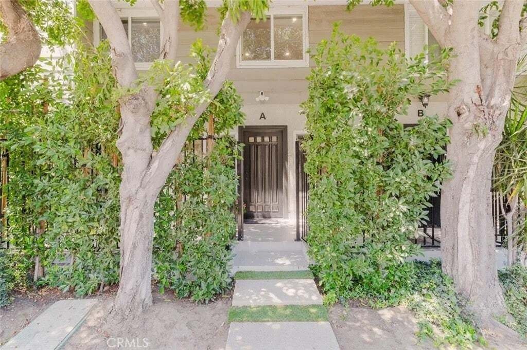 Los Angeles, California, United States 2 - 18562370
