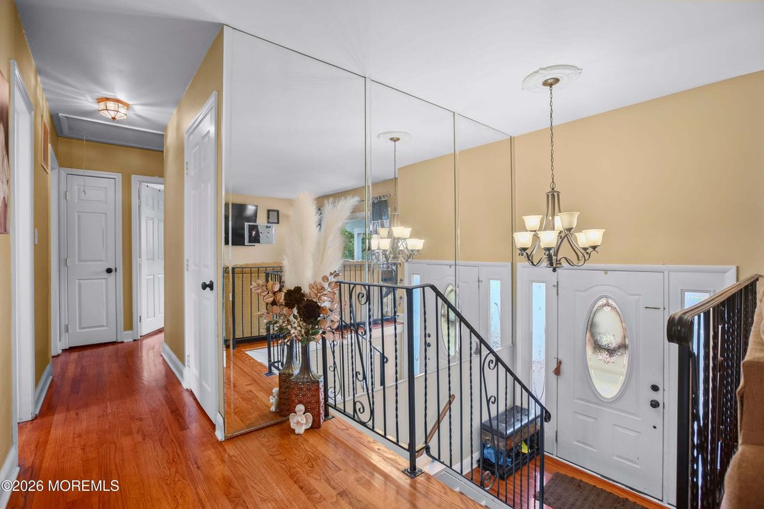 House in Manalapan Township, New Jersey, United States 5 - 18561348