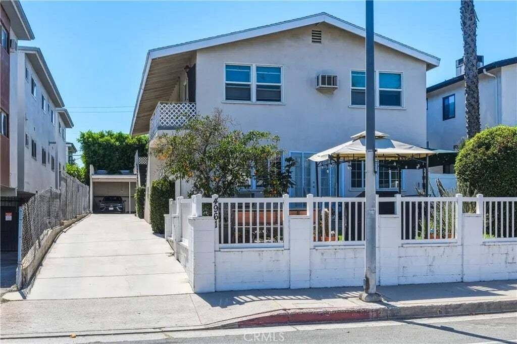 Los Angeles, California, United States 1 - 18562488