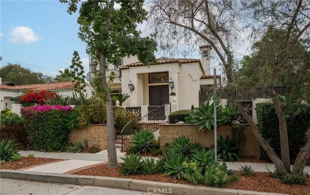 House in Signal Hill, California, United States 2 - 18559063