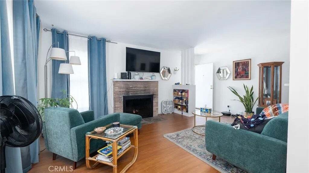 Condo in Los Angeles, California, United States 3 - 18562461