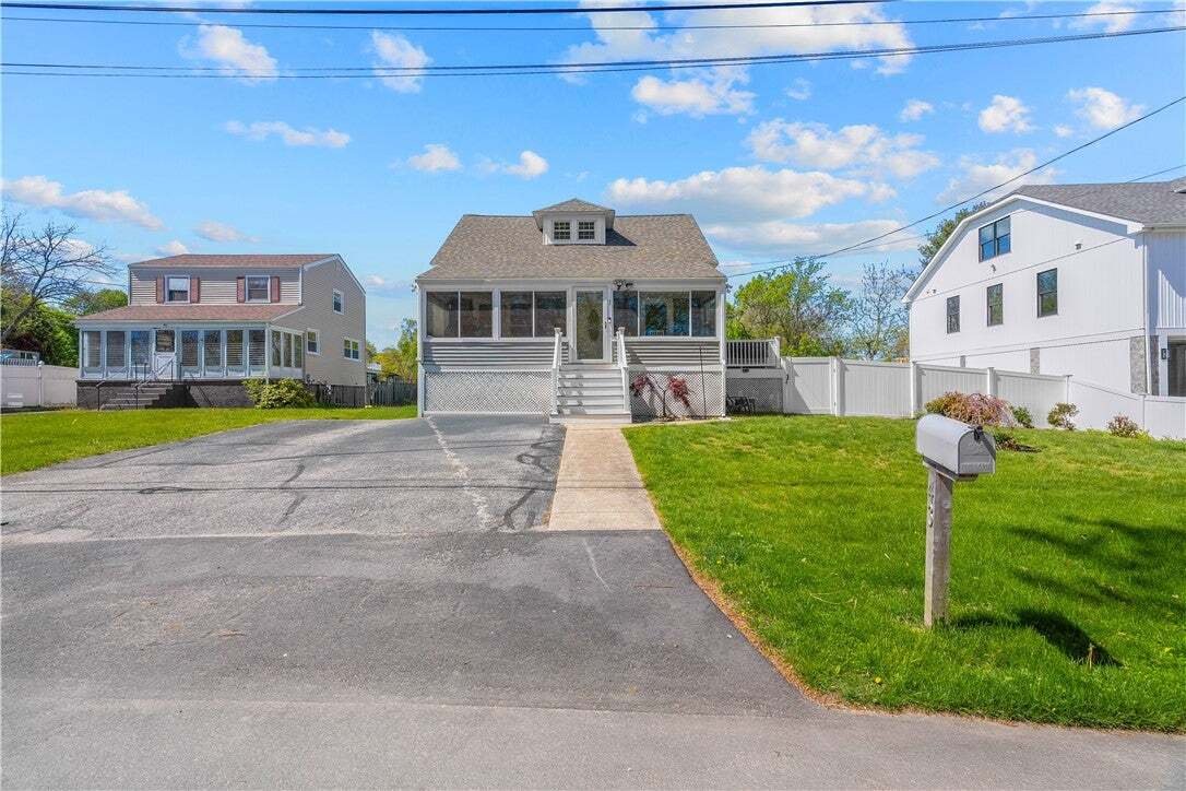 House in Warwick, Rhode Island, United States 2 - 18558112