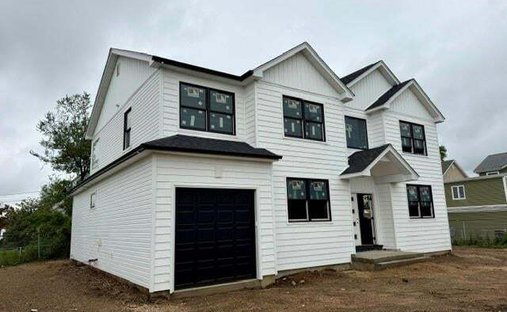 House in West Babylon, New York, United States 1