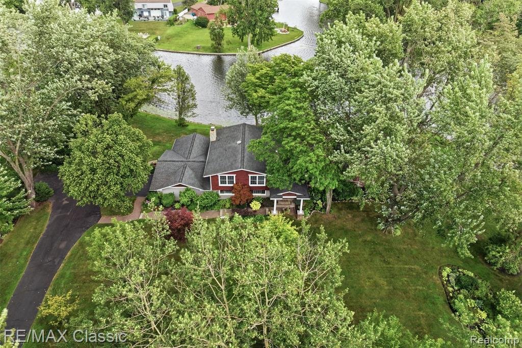 House in Wixom, Michigan, United States 3 - 18520145