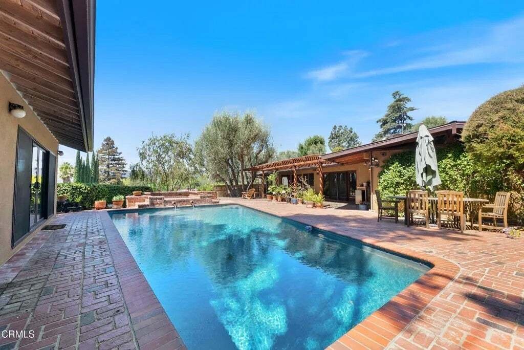 House in Glendale, California, United States 5 - 18562268