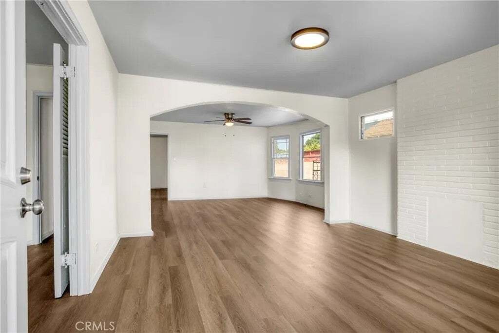 Los Angeles, California, United States 2 - 18559342