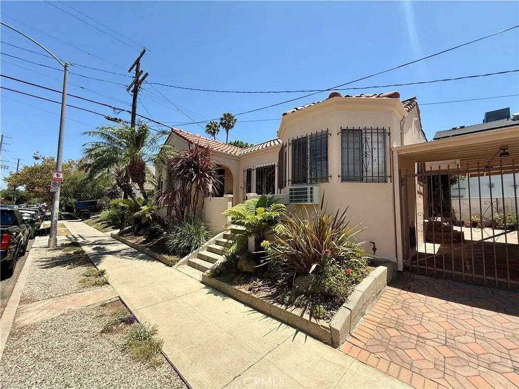 Condo in Los Angeles, California, United States 3 - 18559109
