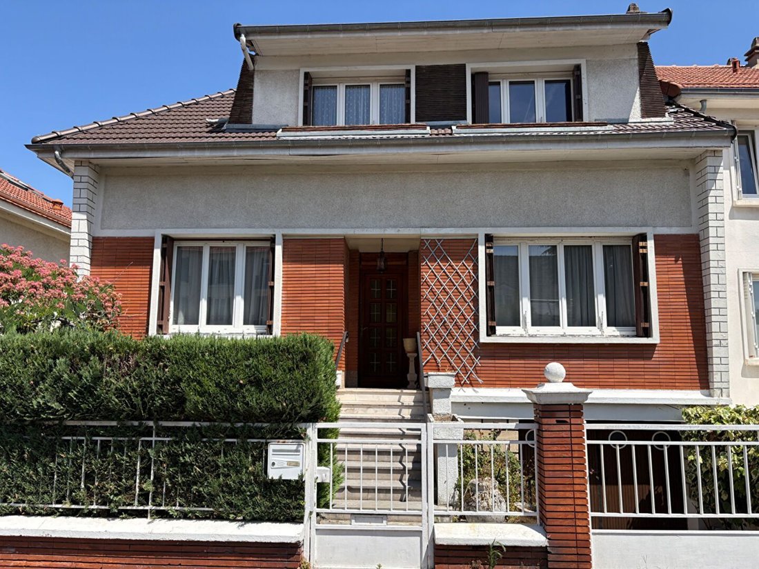 House in Centre Ville-Sarments, Châtillon, France 1 - 18558763