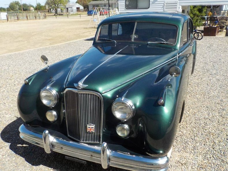 Sedan in Glendale, United States 1 - 18565541