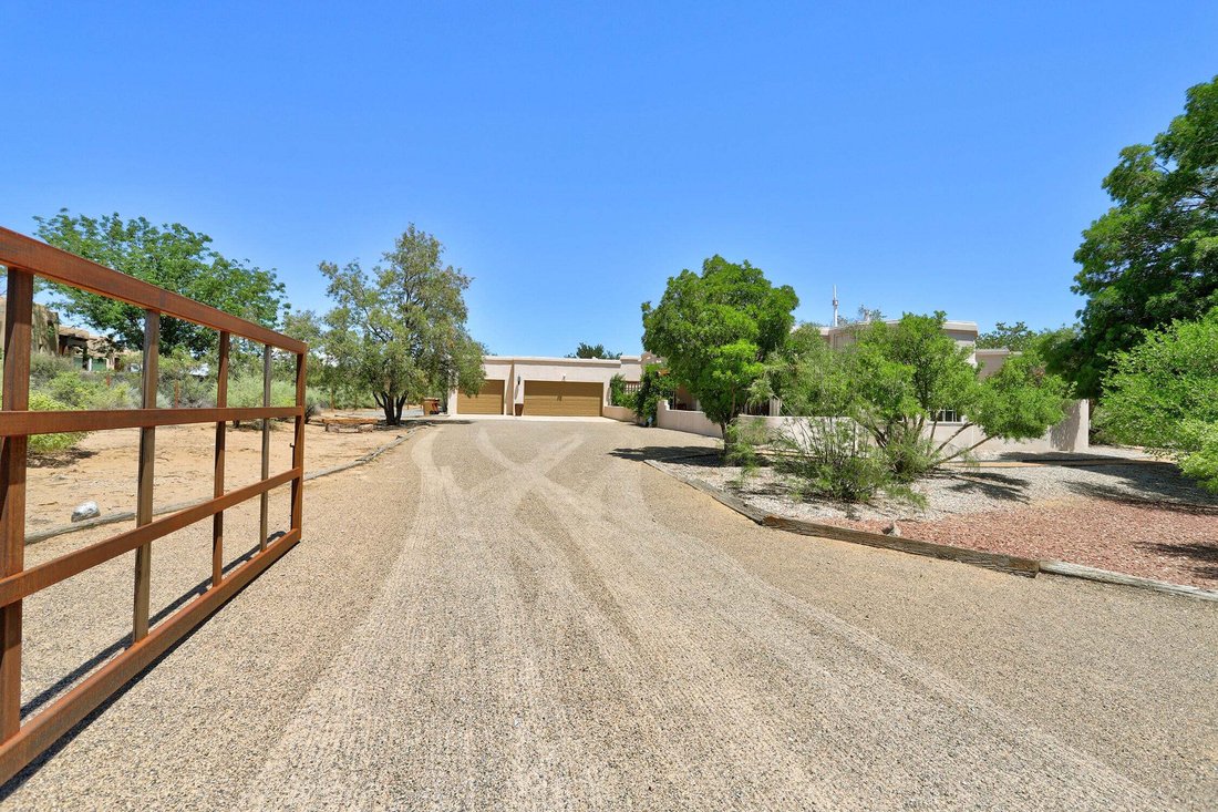 House in Corrales, New Mexico, United States 2 - 18560961