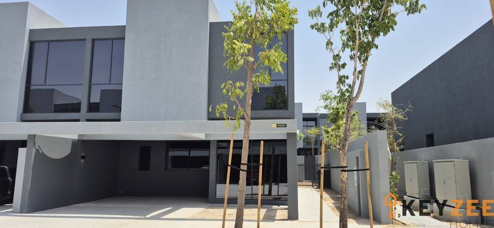 Townhouse in Al Ruwaidat Suburb, Sharjah Emirate, United Arab Emirates 1 - 18565346