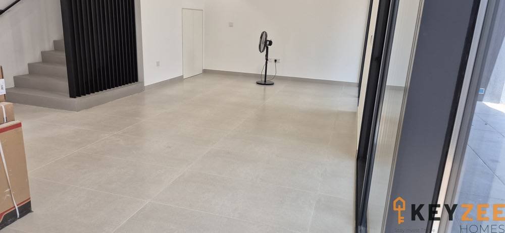 Townhouse in Al Ruwaidat Suburb, Sharjah Emirate, United Arab Emirates 4 - 18565346
