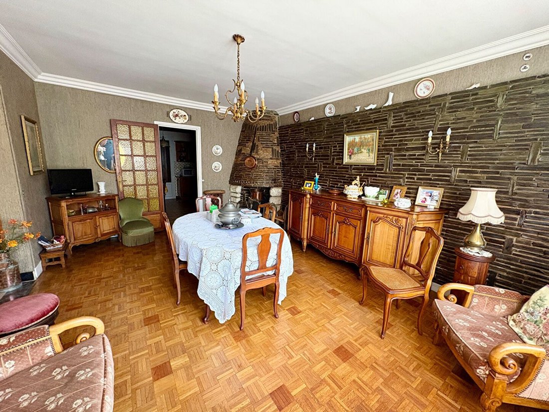 House in Centre Ville-Sarments, Châtillon, France 2 - 18558763