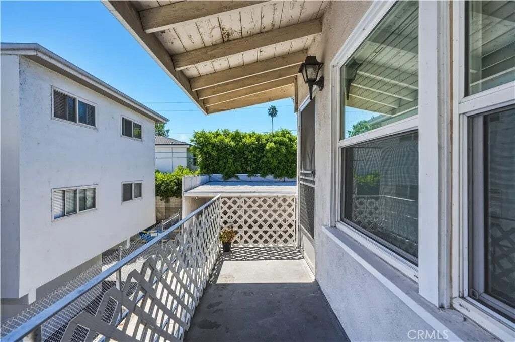 Los Angeles, California, United States 4 - 18562488