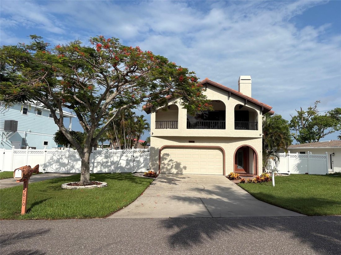 House in Madeira Beach, Florida, United States 1 - 18561706