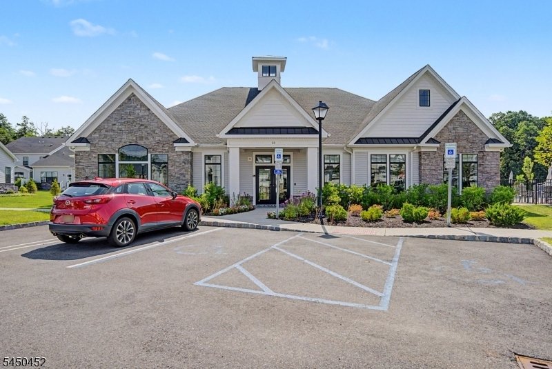 Condo in Morris Plains, New Jersey, United States 1 - 18558911
