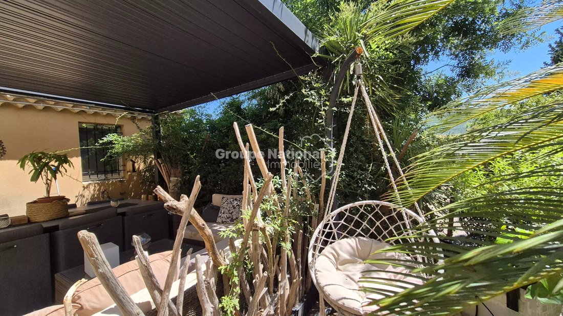 Country House in Jonquières, Provence-Alpes-Côte d'Azur, France 2 - 18559862