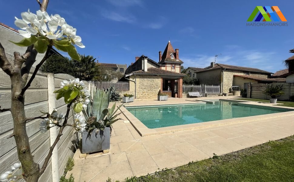 Estate in Arblade-le-Bas, Occitania, France 4 - 18564381