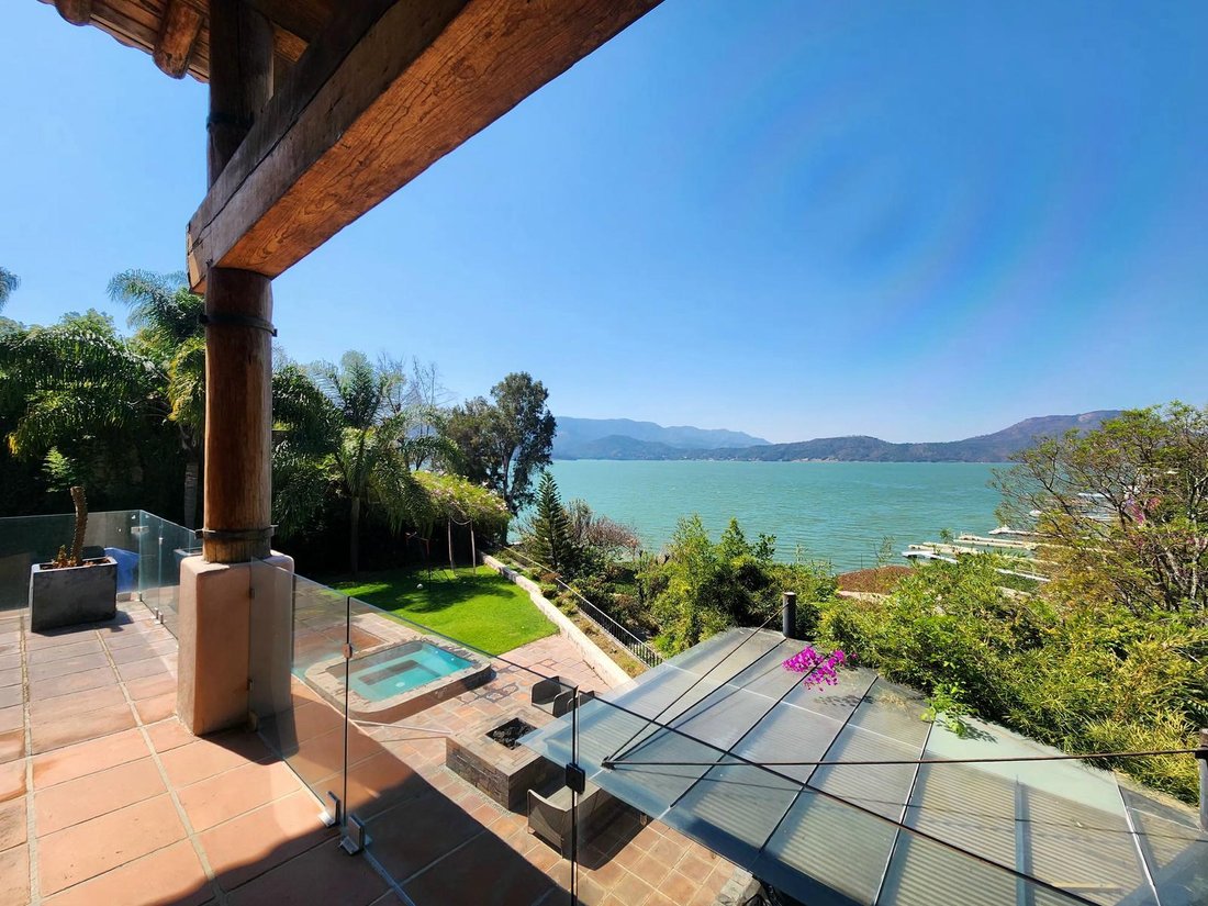 House in Valle de Bravo, State of Mexico, Mexico 1 - 18560743