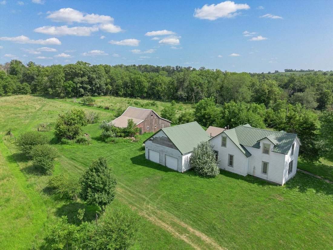 House in Lowden, Iowa, United States 1 - 18562542