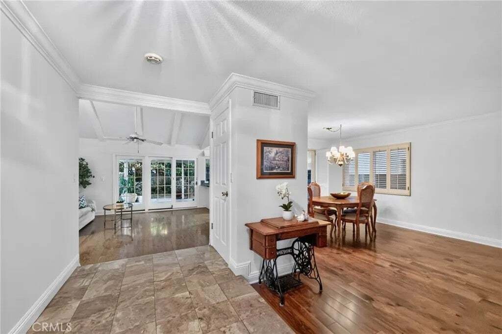 House in Santa Ana, California, United States 2 - 18565036