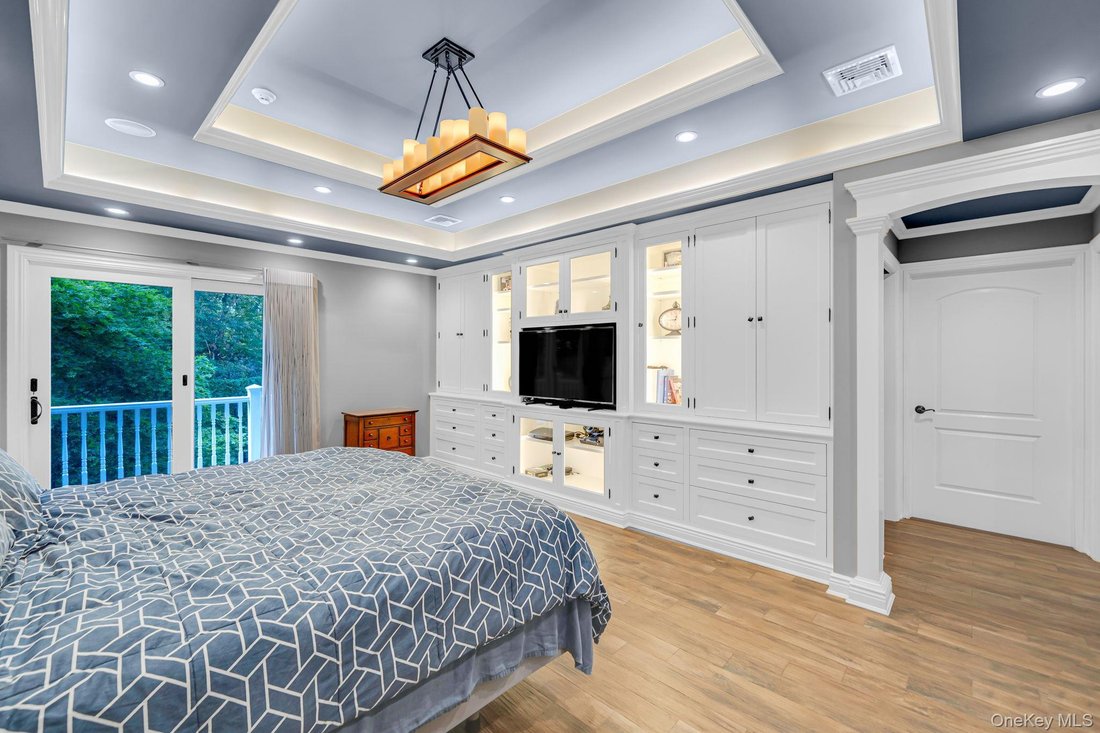 House in Port Jefferson, New York, United States 4 - 18558379