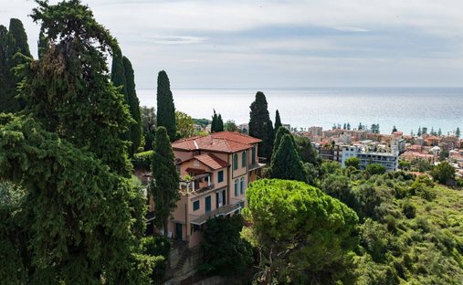 Villa in Bordighera, Liguria, Italy 1