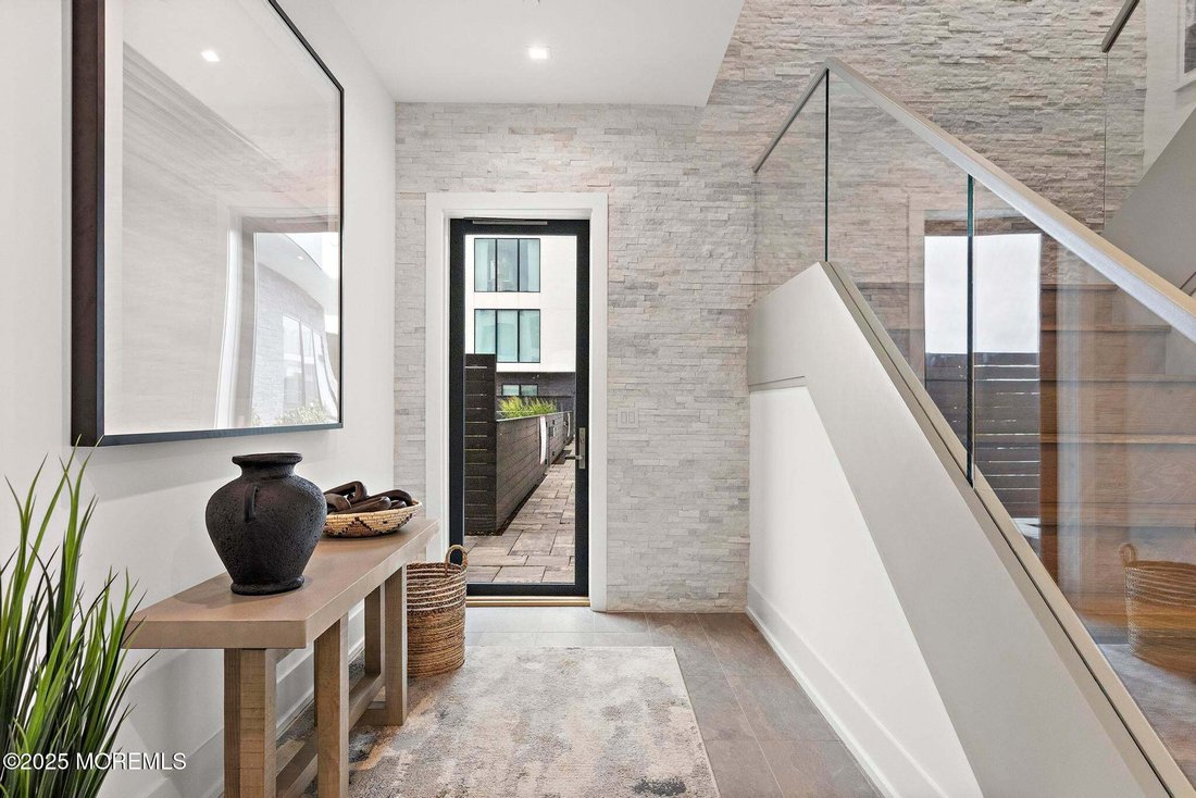 Condo in Long Branch, New Jersey, United States 3 - 18561367