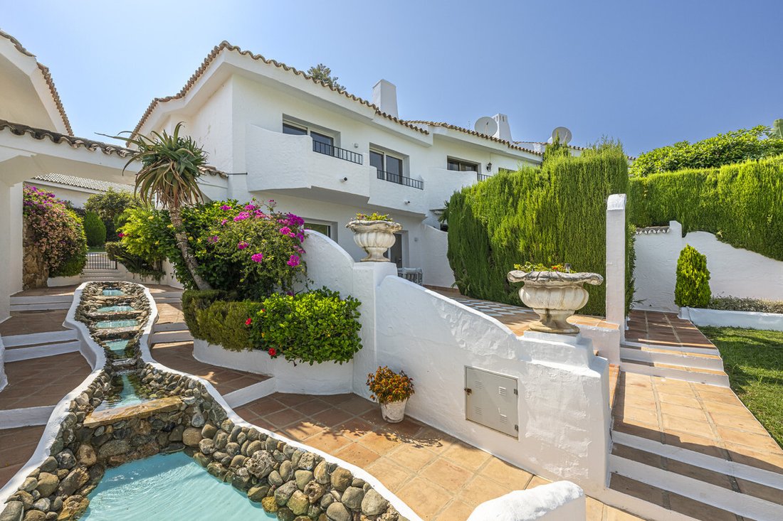 Townhouse in Sierra Blanca, Marbella, Spain 1 - 18516229