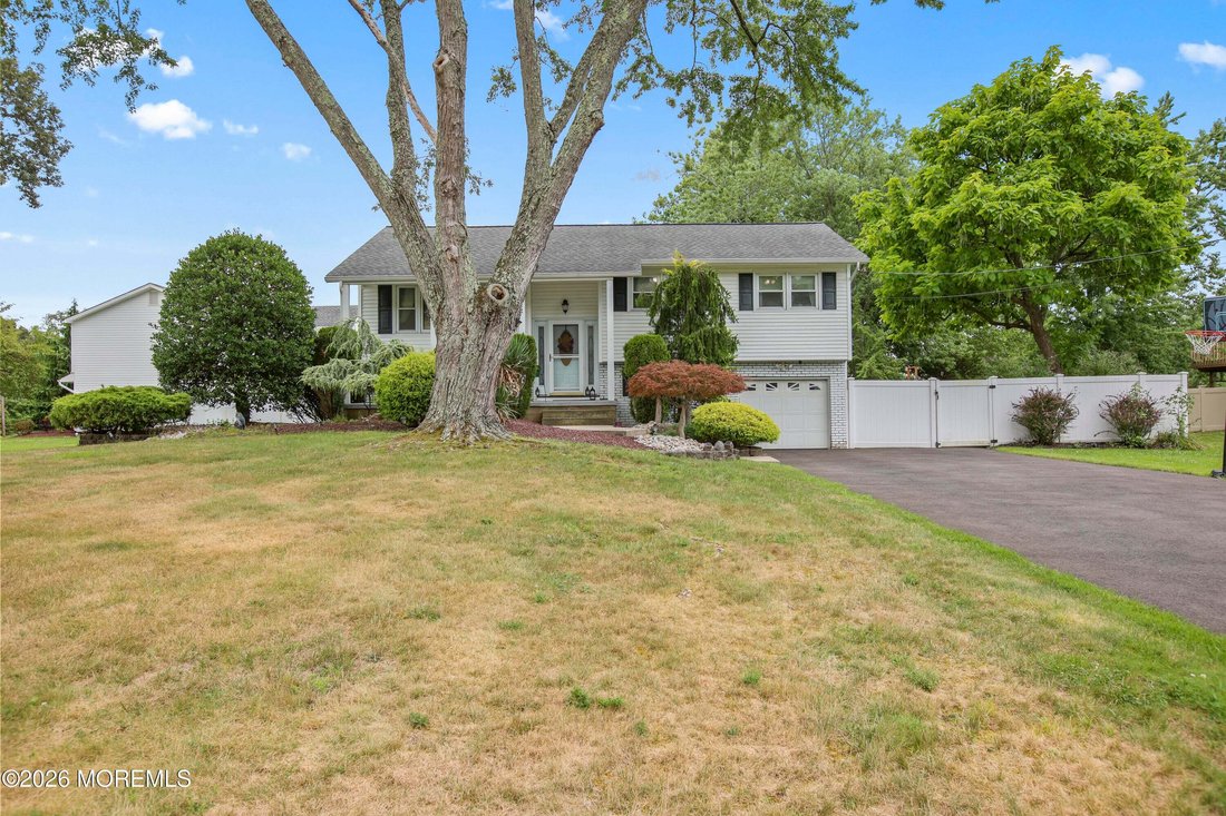 House in Manalapan Township, New Jersey, United States 3 - 18561348