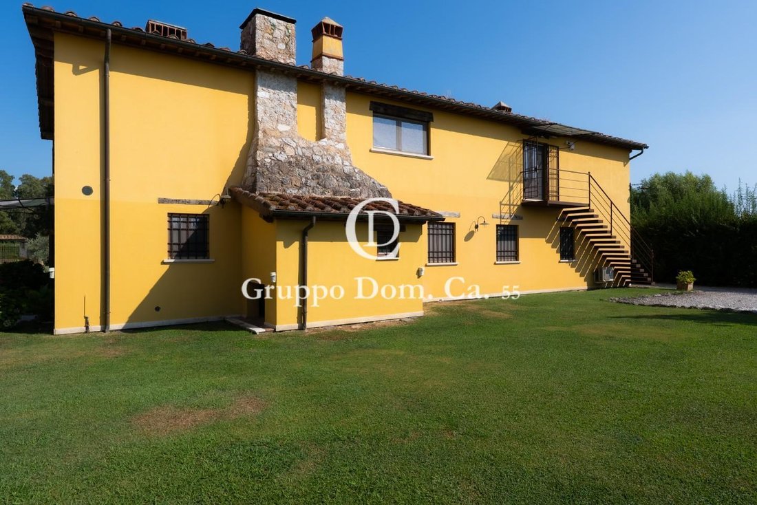 Villa in Pietrasanta, Tuscany, Italy 5 - 18561600