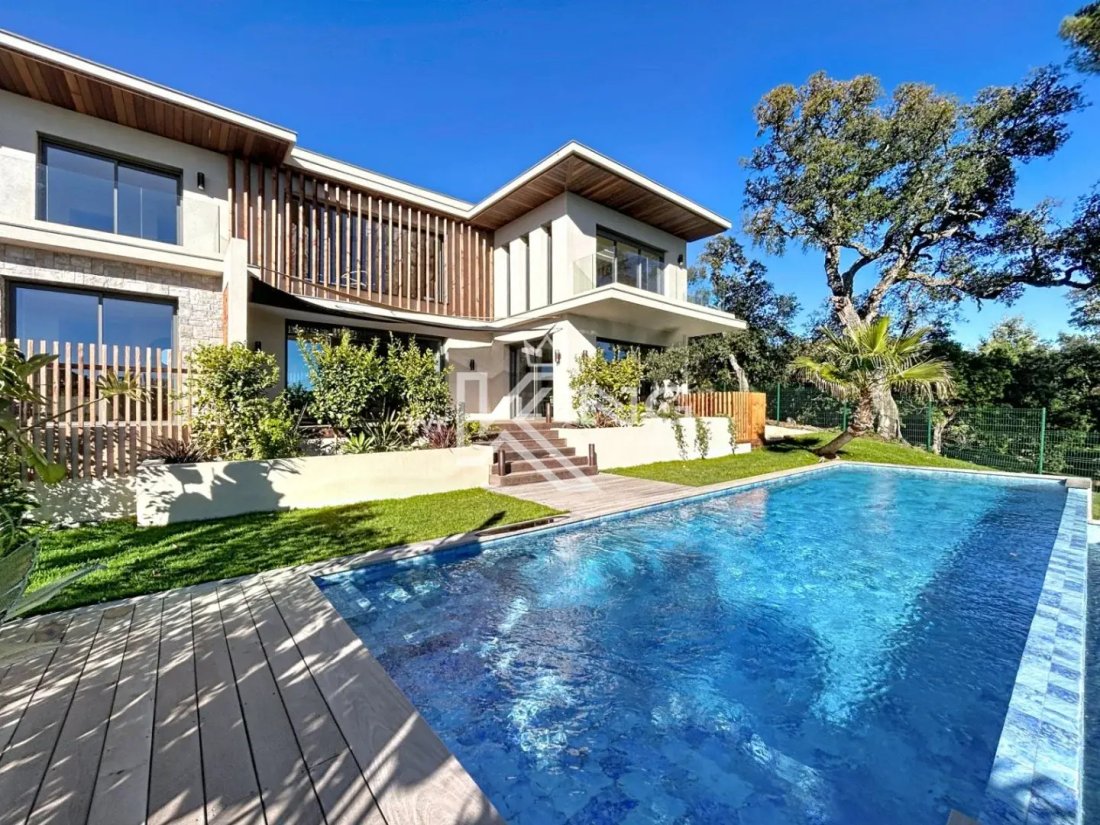 Villa in Le Dramont-Agay-Anthéor-Le Trayas, Saint-Raphaël, France 3 - 16707082