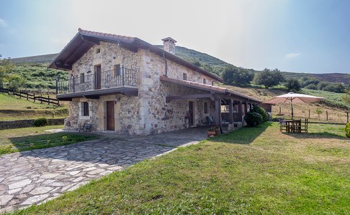 Casa di campagna a Villacarriedo, Cantabria, Spagna 1