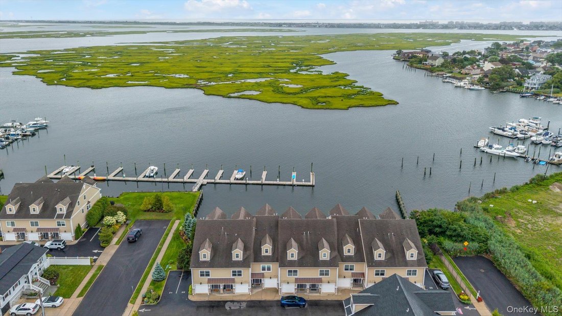 Condo in Island Park, New York, United States 2 - 18562770